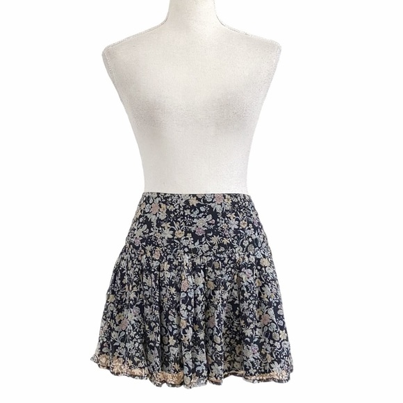 WINTER KATE 100% SILK FLORAL LOW RISE FLUTTER RUFFLE MINI SKIRT - M - Picture 1 of 8